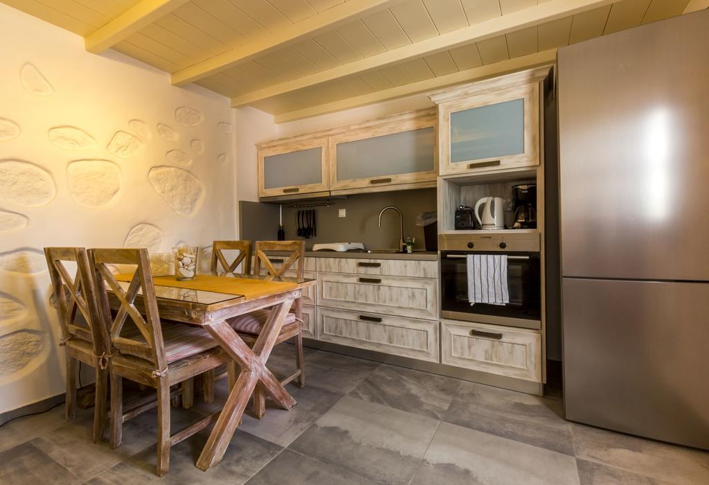 Lavish Suites Agios Ioannis Diakoftis ภายนอก รูปภาพ