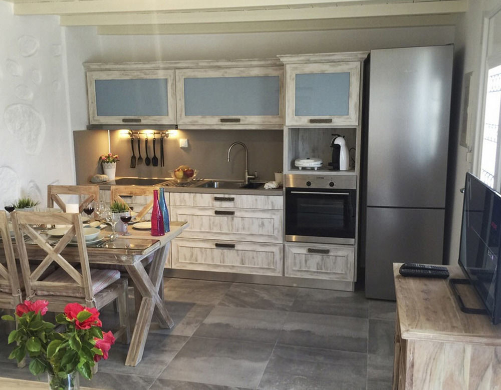 Lavish Suites Agios Ioannis Diakoftis ภายนอก รูปภาพ