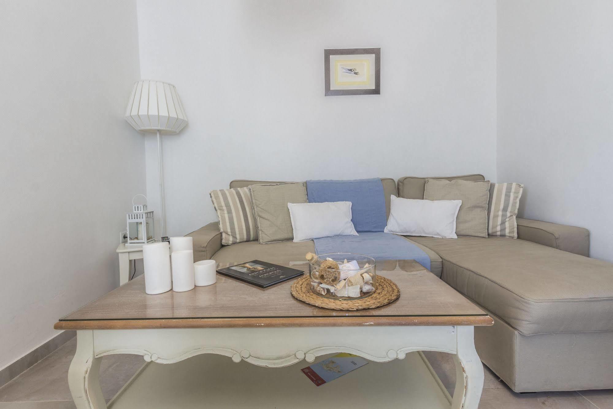 Lavish Suites Agios Ioannis Diakoftis ภายนอก รูปภาพ