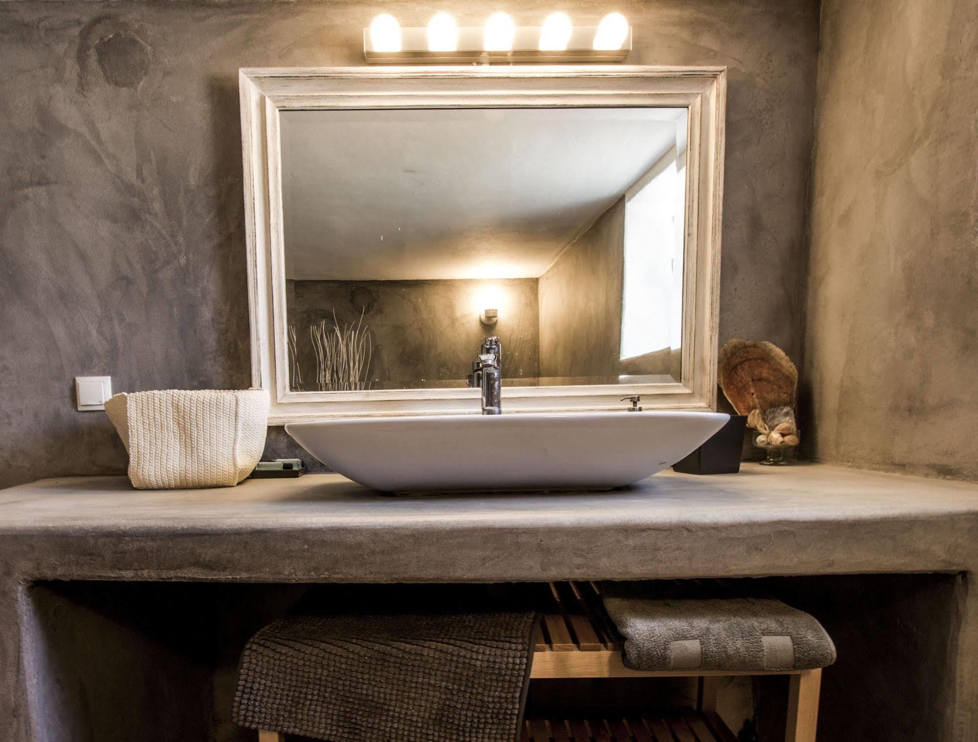 Lavish Suites Agios Ioannis Diakoftis ภายนอก รูปภาพ